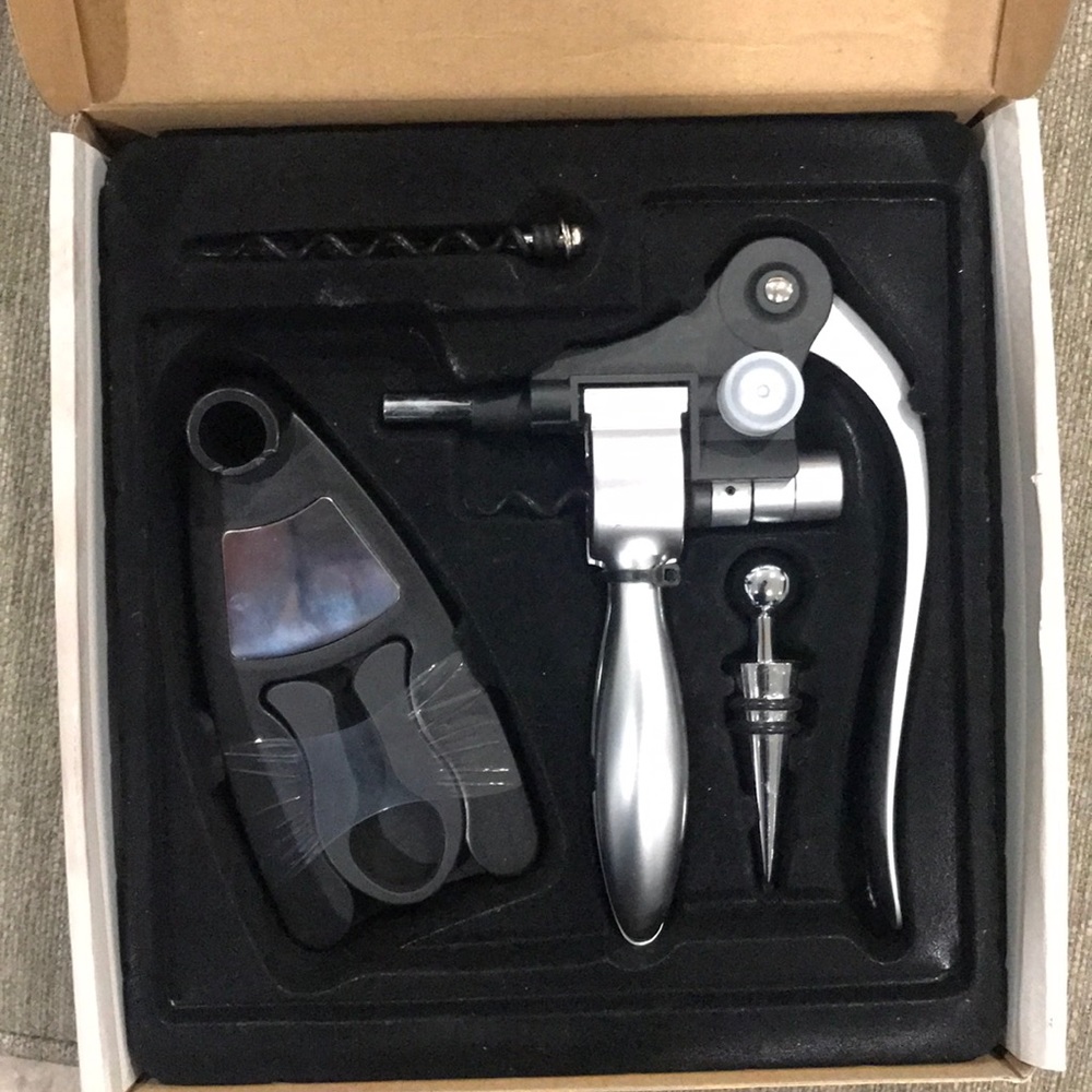 Easy lift corkscrew set